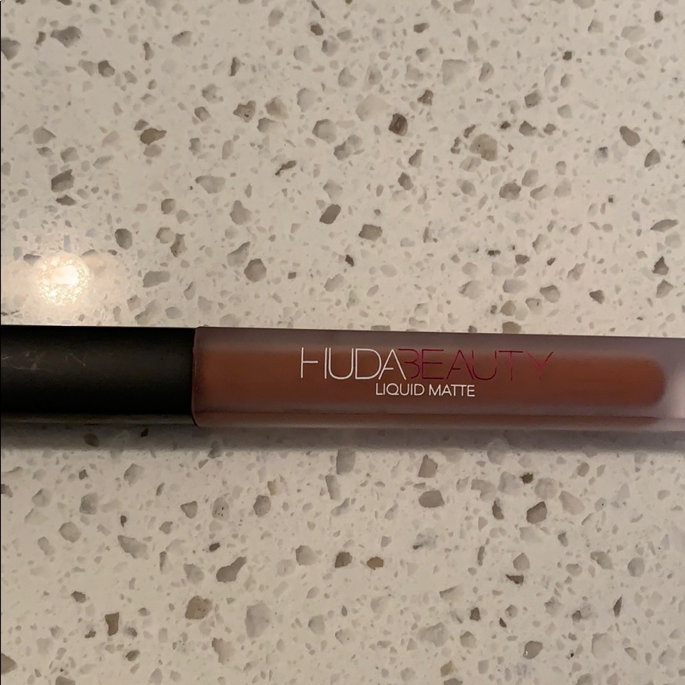 New Huda Beauty liquid matte lipstick
